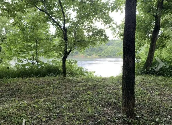 Land on the Cumberland River