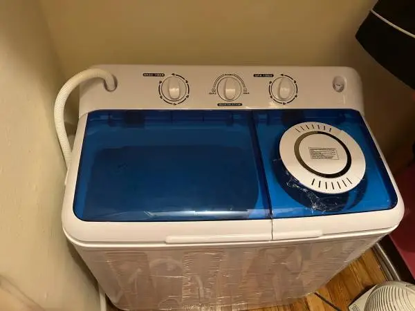 Portable twin tub washing machine- used once!