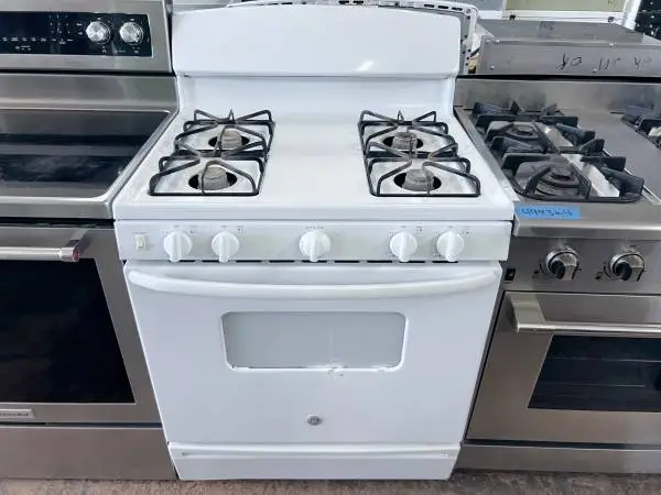 30 Inch GE Gas Range , Oven , 4 Burner , White , 373825