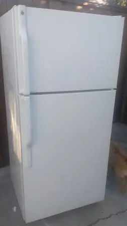 R2 G.E refrigerator for Sale with delivery