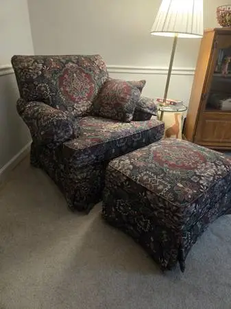Chair and ottoman combo9