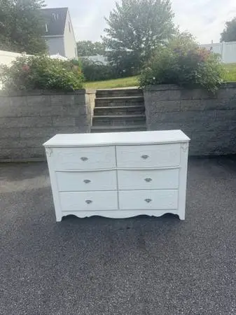 Vintage French Provincial 6-Drawer Dresser – Painted White