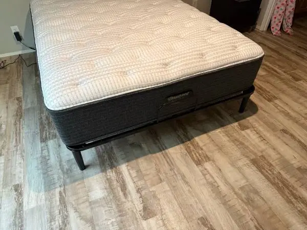 Beautyrest Silver BRS900-C 14.5 mattress with bed frame included