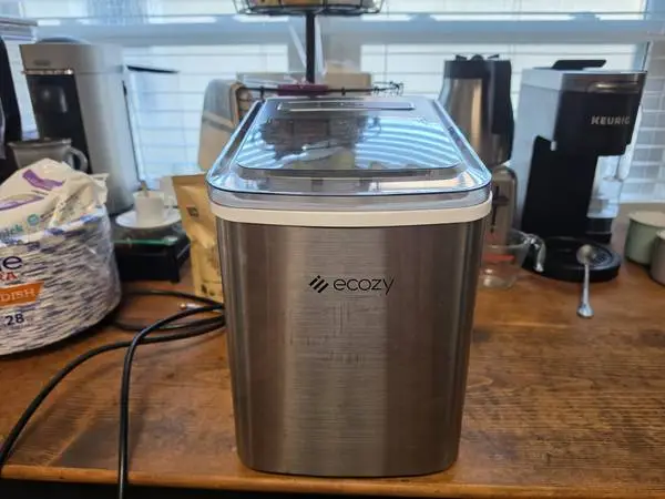 Like New Ecozy Countertop Ice Maker-Stainless