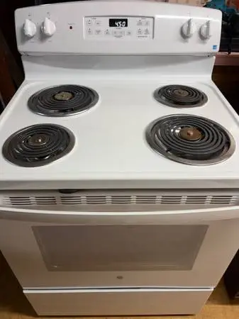 NEW GE white 30 inch self cleaning electric stove