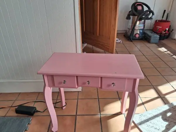 Kids vanity