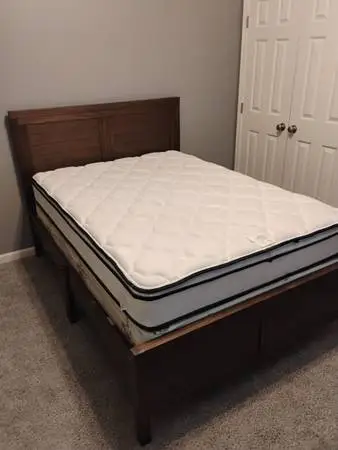 Full size bed