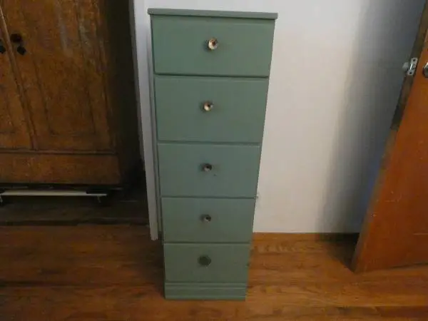 Narrow 5-Drawer Dresser