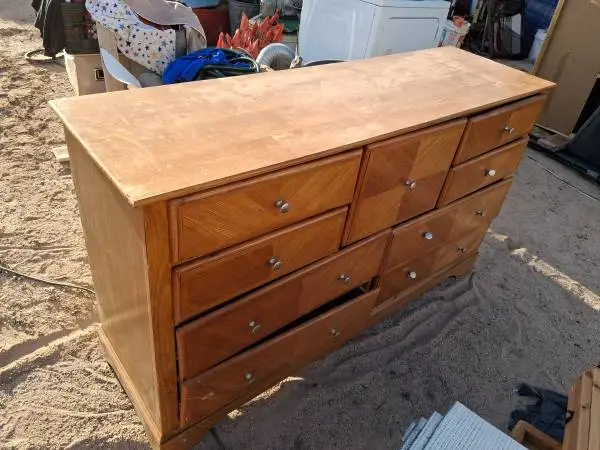 Bedroom sets and dressers
