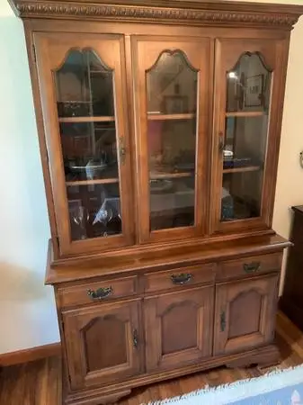 China Breakfront Cabinet 71 Tall, 47 Wide in 2 pieces