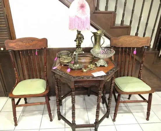 HUGE PINE RIDGE ESTATE SALE ANTIQUES MCM COLLECTIBLES