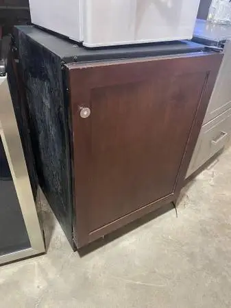24W Dark Brown U-Line Beverage Center Model #U-2175BEVCOL-60 Used