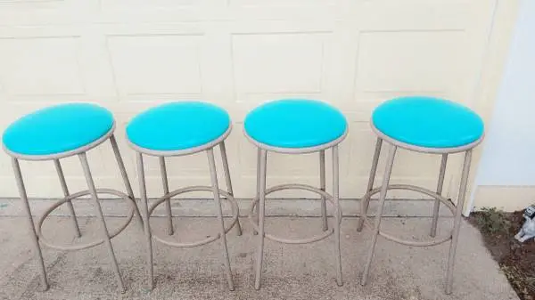 4 x BAR HEIGHT BAR STOOLS