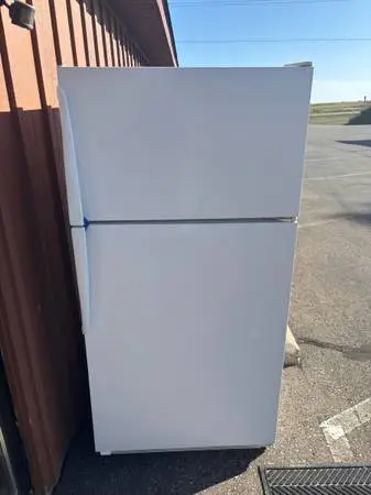 Amana fridge with icemaker