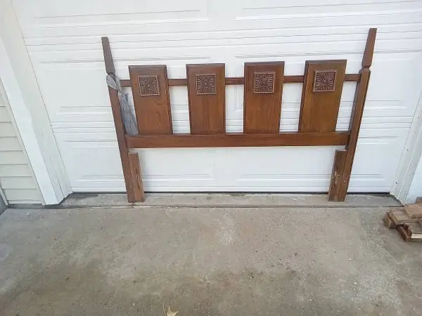 Headboard and bedframe