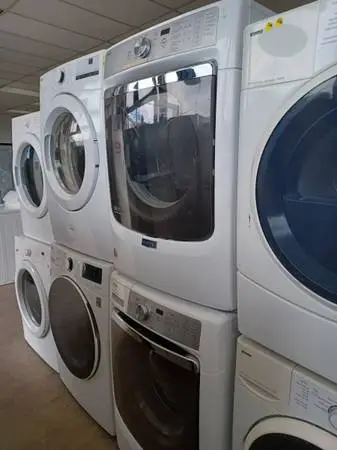 MAYTAG XL washer and dryer set Stack