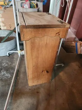 Old Pine Trash Bin