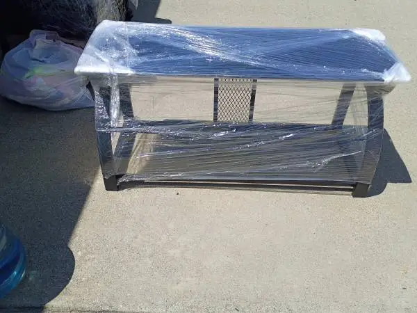 40 INCH FLAT SCREEN AND SMOKE GLASS TV STAND