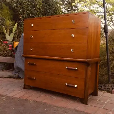 Rare c1960 Renzo Rutili style high quality 5dr Walnut Dresser/XX
