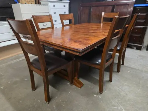 Rustic Brown Wood / Brown Leather Dining Room Table Set