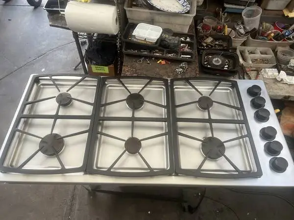46 Dacor Stainless Cooktop,
