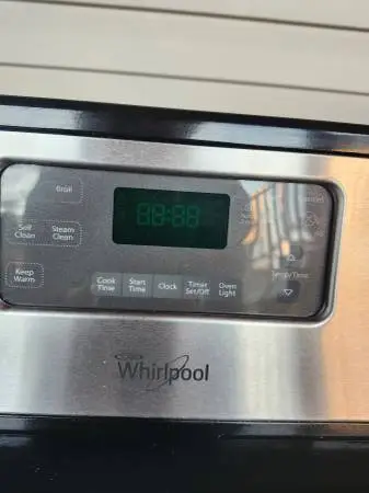 Whirlpool fully functional 4-eye glasstop stove