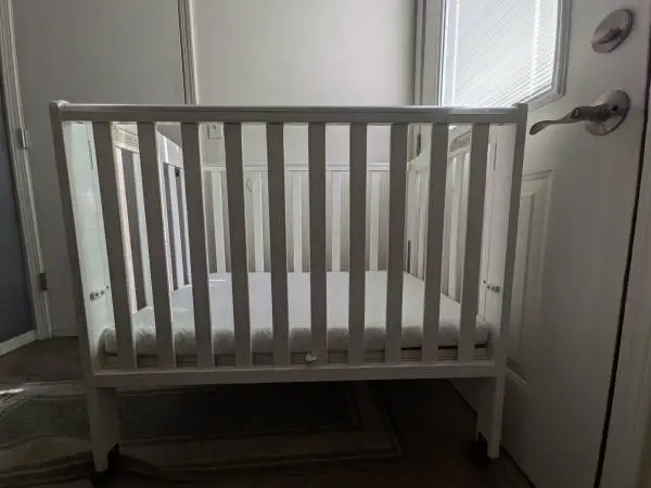 Mini crib and mattress portable