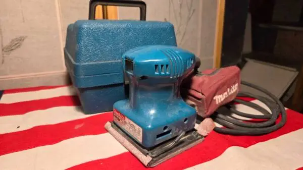 Makita 1/4-sheet Finishing Sander