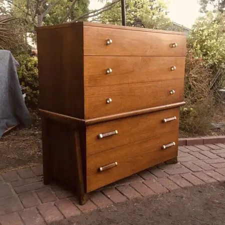 Outstanding design c1960 MCM walnut 5dr Dresser on cool Legs!