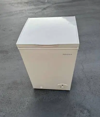Deep chest freezer (free local delivery)