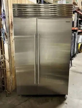 2017 Sub - Zero Refrigerator