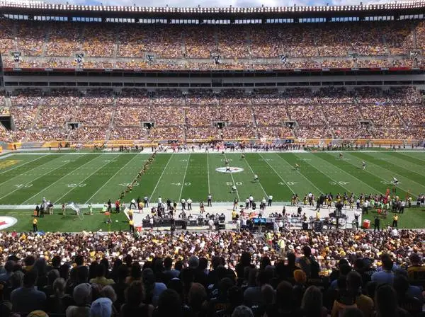 (4) West Club Steelers vs Broncos Sunday 11/1 at 44 yd line