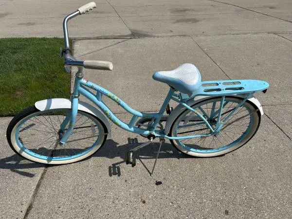 24 SCHWINN WINDWOOD BIKE $39