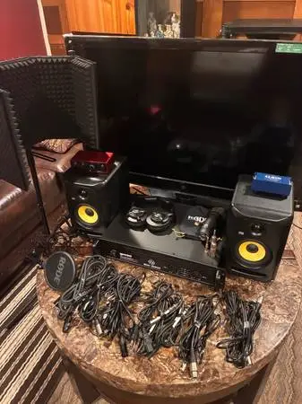 Home Recording Studio Bundle w/42”Tv– KRK, Rode, Gemini & More