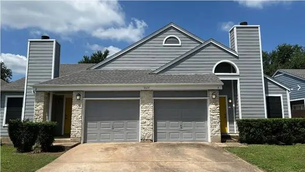 DUPLEX | WOOD PLANK FLOORS | PRIVACY FENCED YARD | NO BREED RESTRICTS