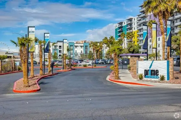Dazzling views! Prime location! 2 bed / 2 bath! Stop by today!