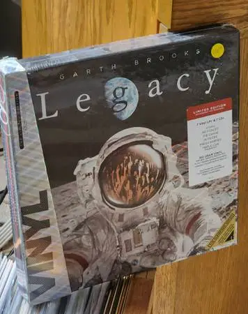 Garth Brooks LEGACY  7 vinyls + 7 CDs *NEW*