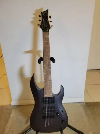 Mitchell mm100 mini guitar with gig bag
