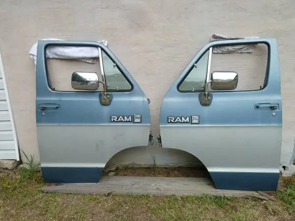 1986 DODGE RAM VAN WAGON B150 B250 FRONT DOOR SET