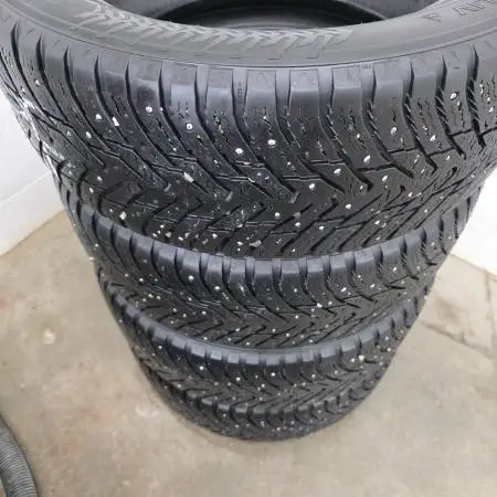 245/55R19 Nokian Hakkapeliitta 8 Suv Winter Studded Tires