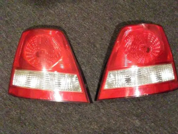 2003-2006 Kia Sorento Tail light lens Left & Right