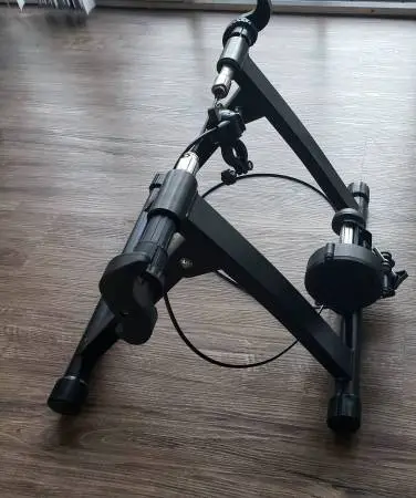 Winter Training:  Indoor Cycling - Like New Bike Trainer