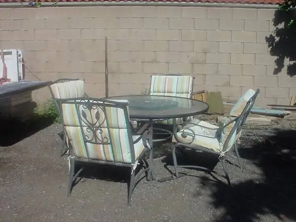 patio table 4 chairs lazy Susan in middle of table
