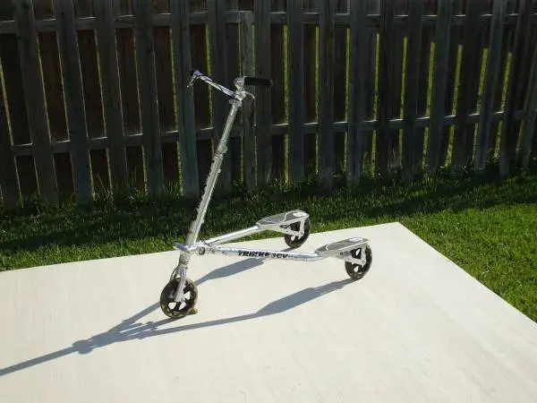 Trikke 8 3CV Cambering 3 Wheel Scooter