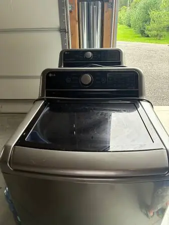 LG Washer and Dryer Combo