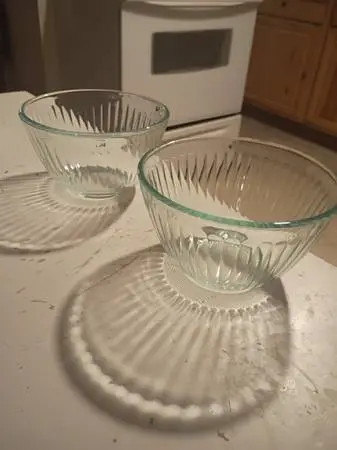 Pyrex glass bowls