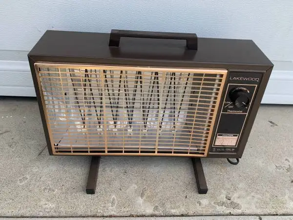 Vintage Lakewood Electric Heater For Sale $40.00
