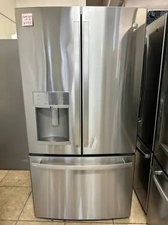 GE PYE22KYNGFS Stainless Steel refrigerator LIKE W/ WARRANTY!!!
