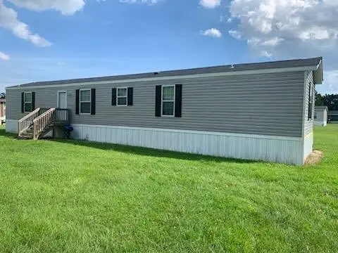 LOOKING TO BUY MOBILE HOMES