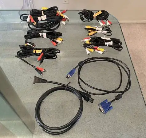 Power Cables DVD VCR VGA RCA Audio Video Stereo TV Game Consoles